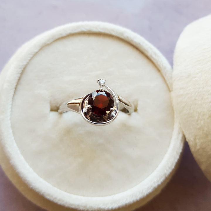 Shooting Star Garnet Ring