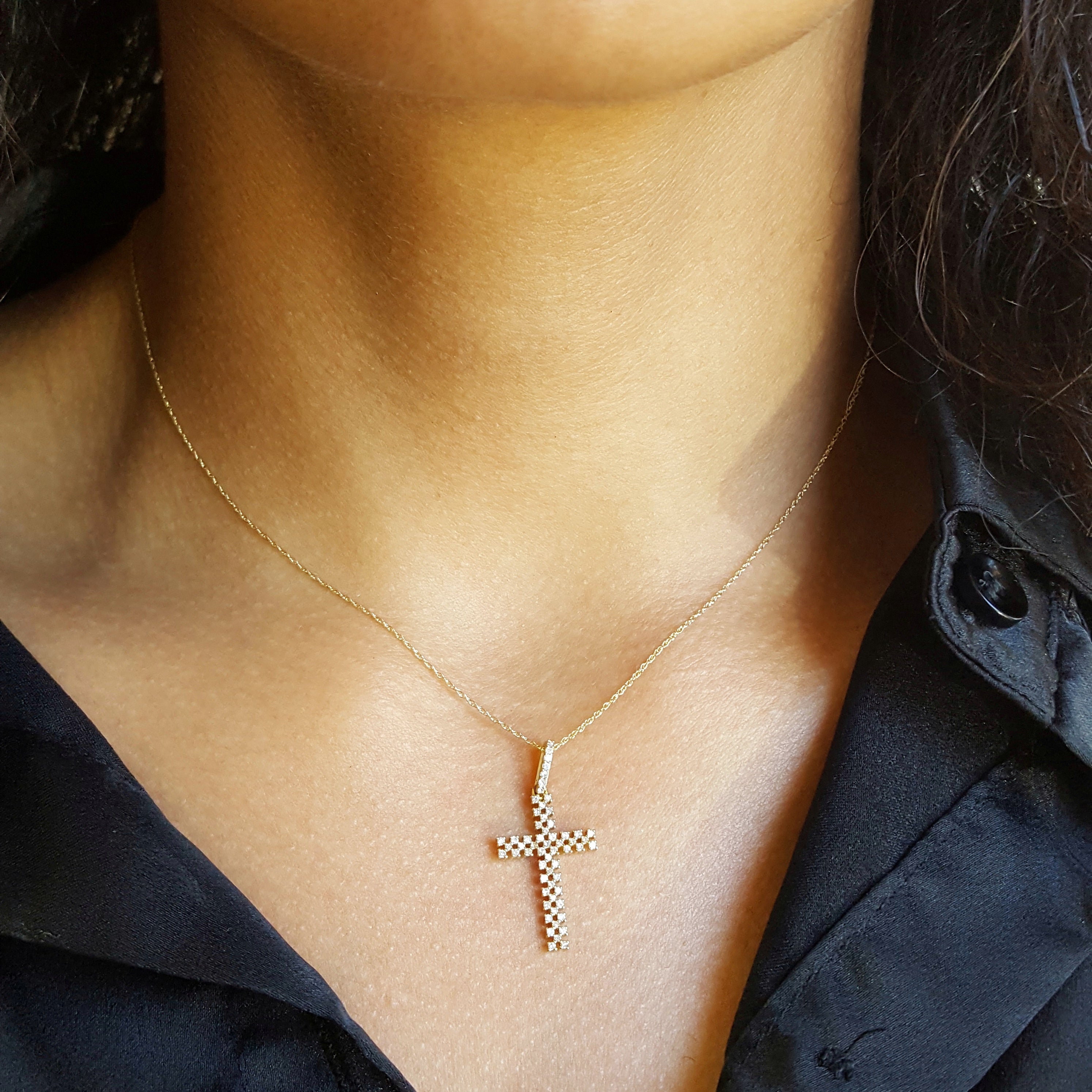 Diamond Grid Cross Pendant – Sami Fine Jewelry