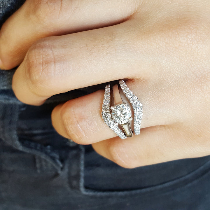 Gently Curved Diamond Ring Enhancer