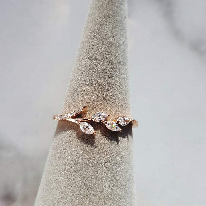 Gems One Diamond Vine Ring 031064