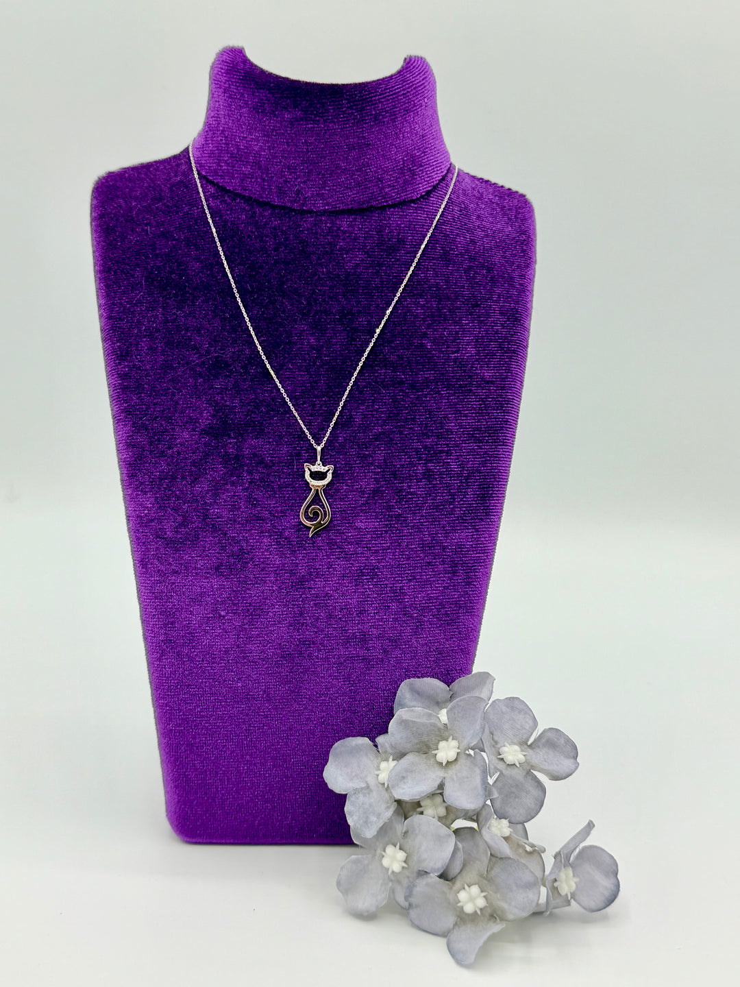 10k Modern Diamond Cat Pendant