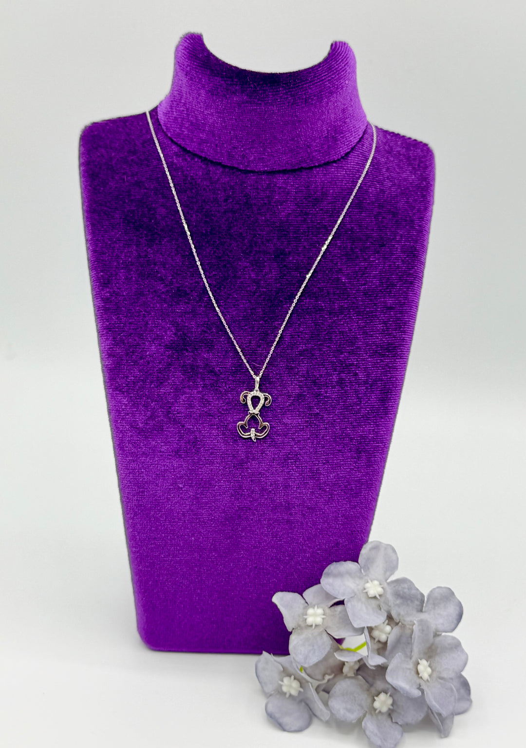10k Modern Dog Pendant
