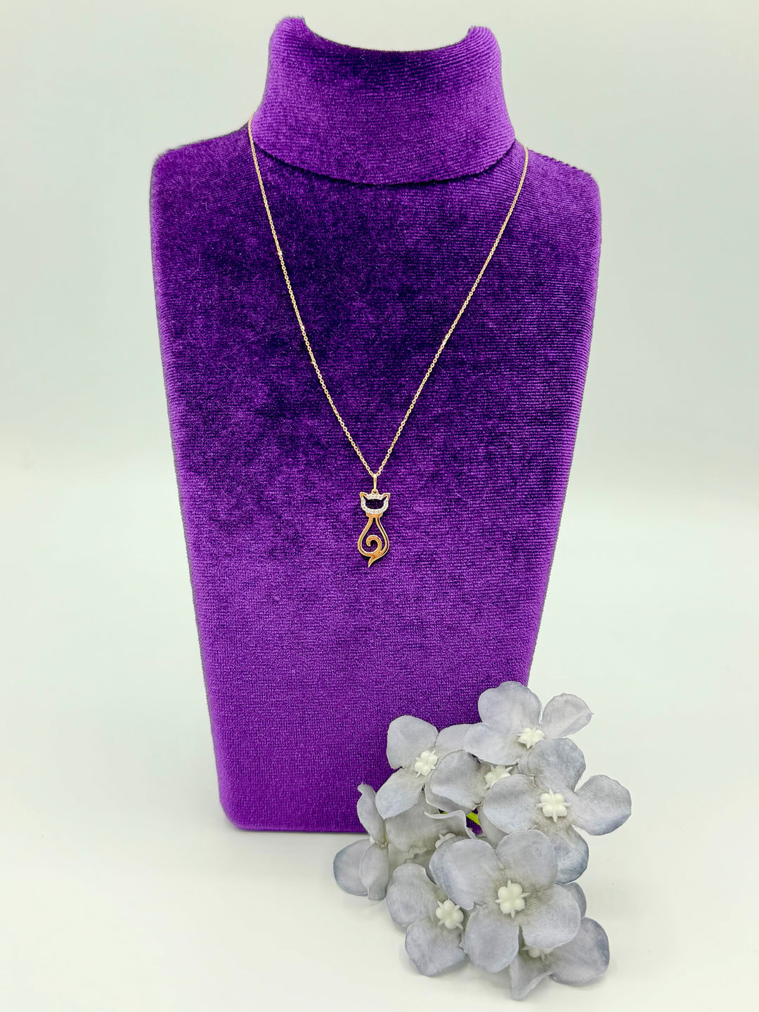 10k Modern Diamond Cat Pendant