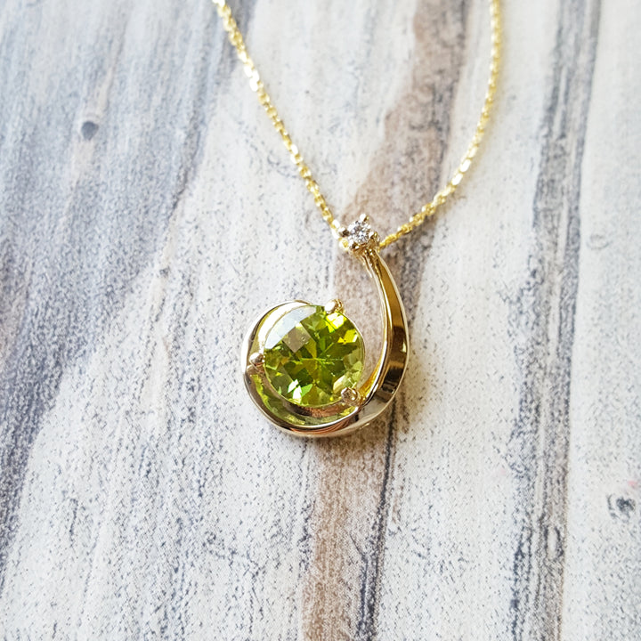 Gold Shooting Star Arizona Peridot Pendant