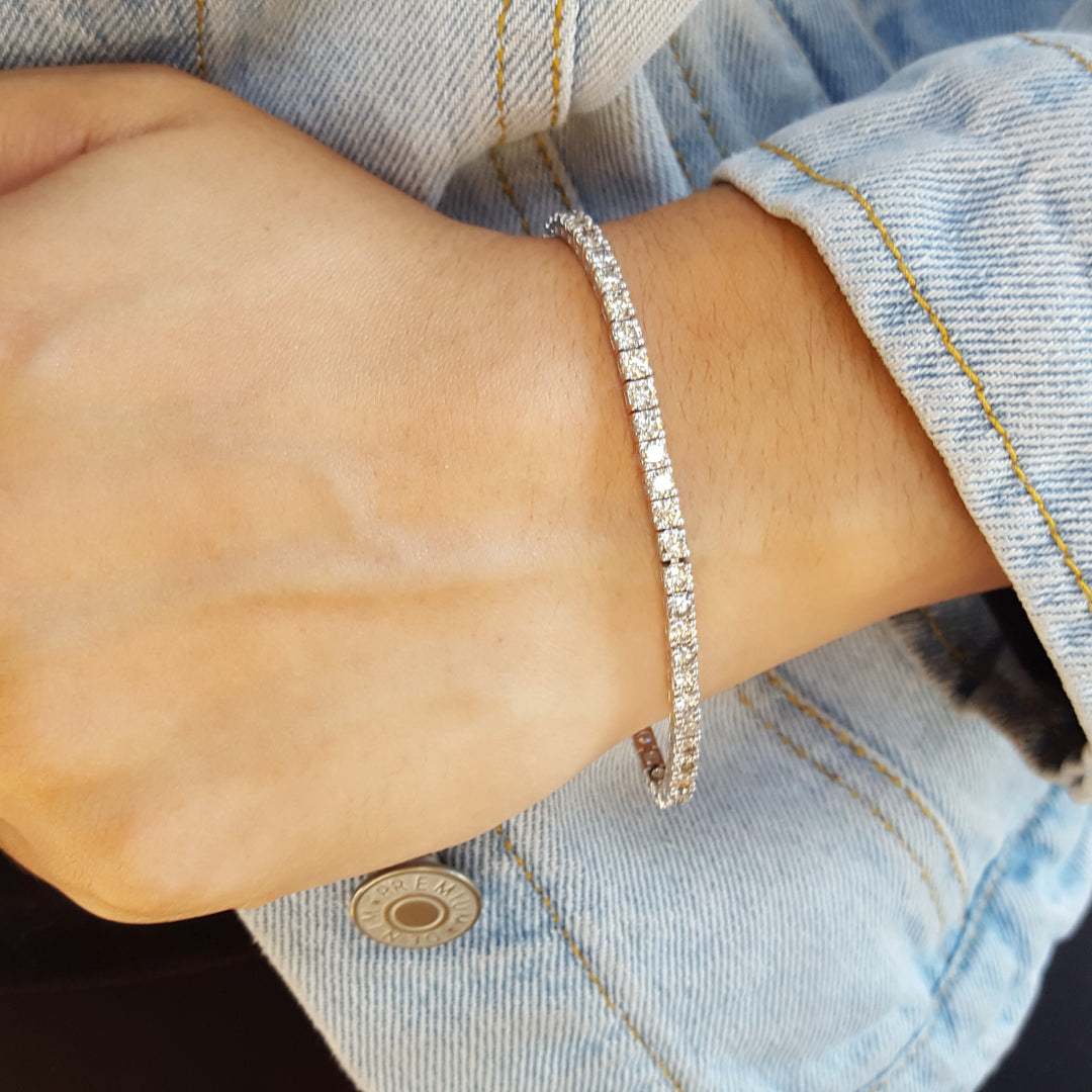 Dazzling Diamond Tennis Bracelet