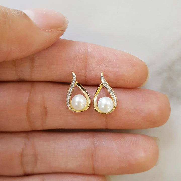 Petite Swooping Pearl Earrings