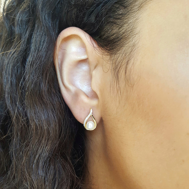 Petite Swooping Pearl Earrings