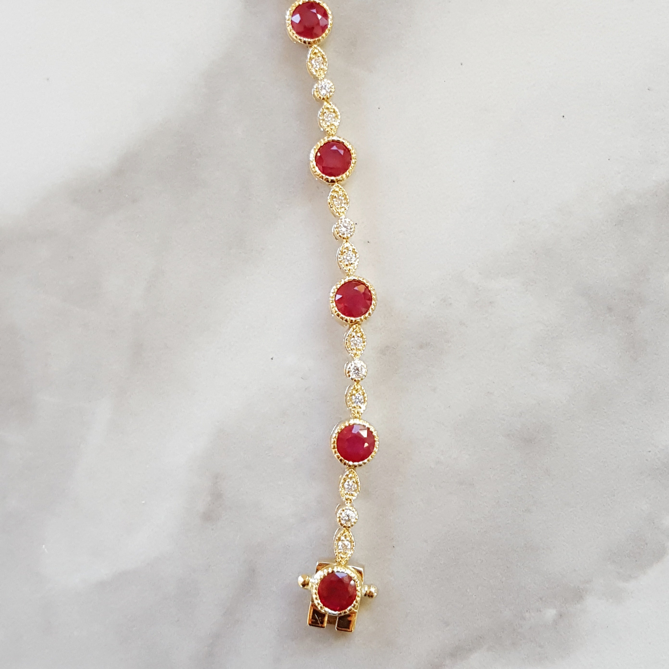 ルビーのブレス Vintage Bezel Ruby Bracelet – Sami Fine Jewelry