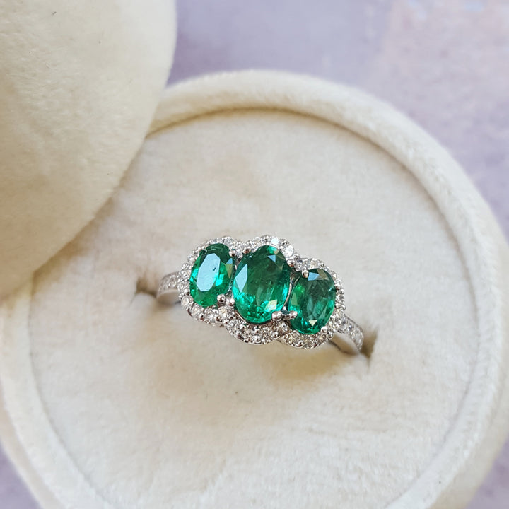 Queen's Emeralds Ring