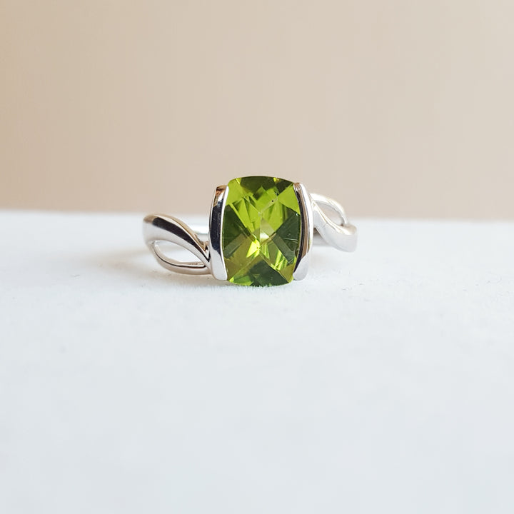 Peridot Sweeping Ring