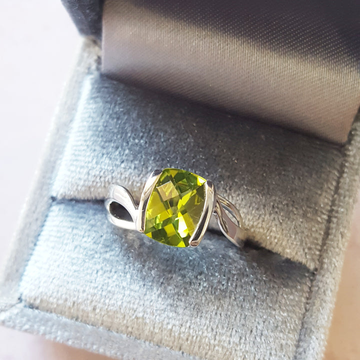 Peridot Sweeping Ring