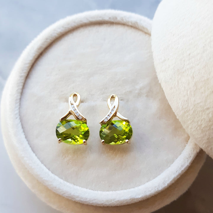 Elegant Swoop Peridot Studs