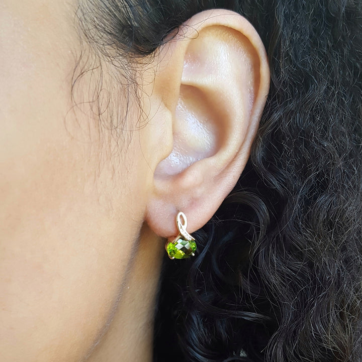 Elegant Swoop Peridot Studs