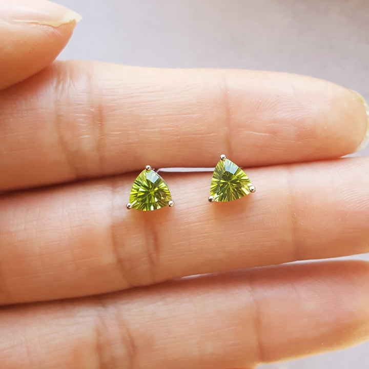Essential Trillion Peridot Studs