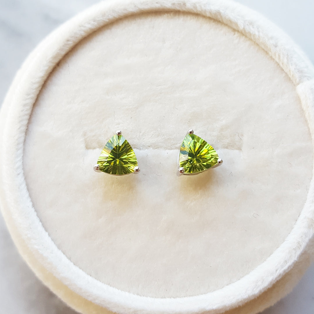 Essential Trillion Peridot Studs
