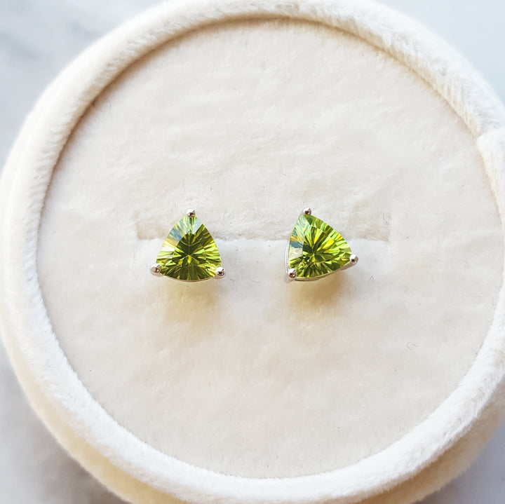 Essential Trillion Peridot Studs