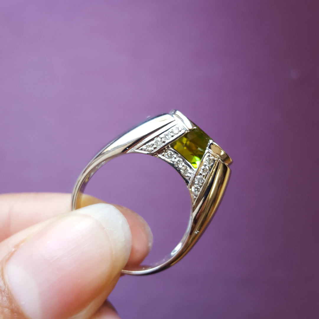Sleek and Bold Peridot Ring