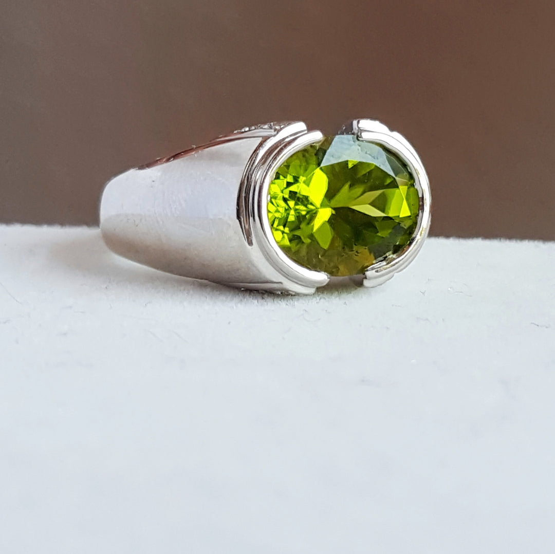 Sleek and Bold Peridot Ring