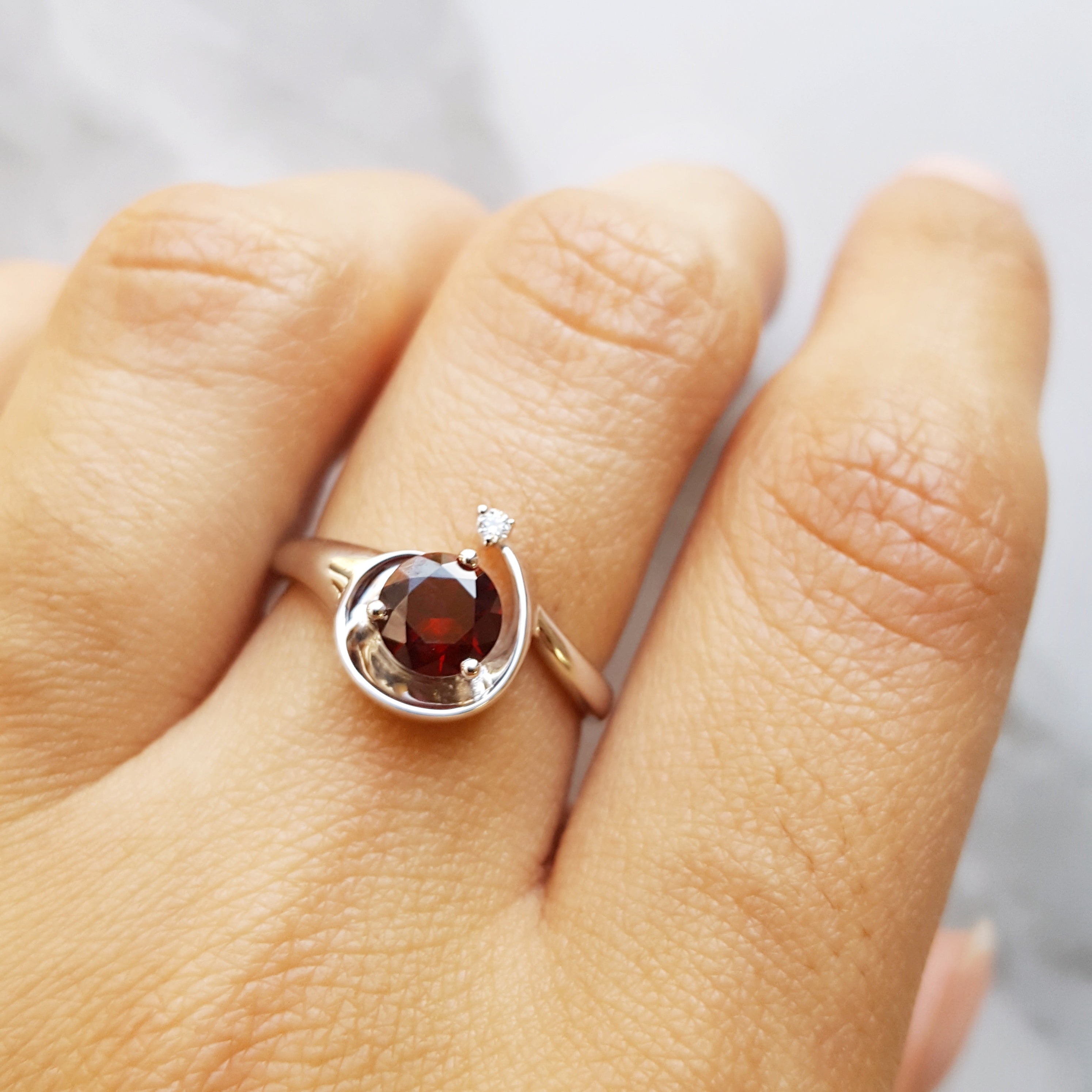 Shooting Star Garnet Ring – Sami Fine Jewelry