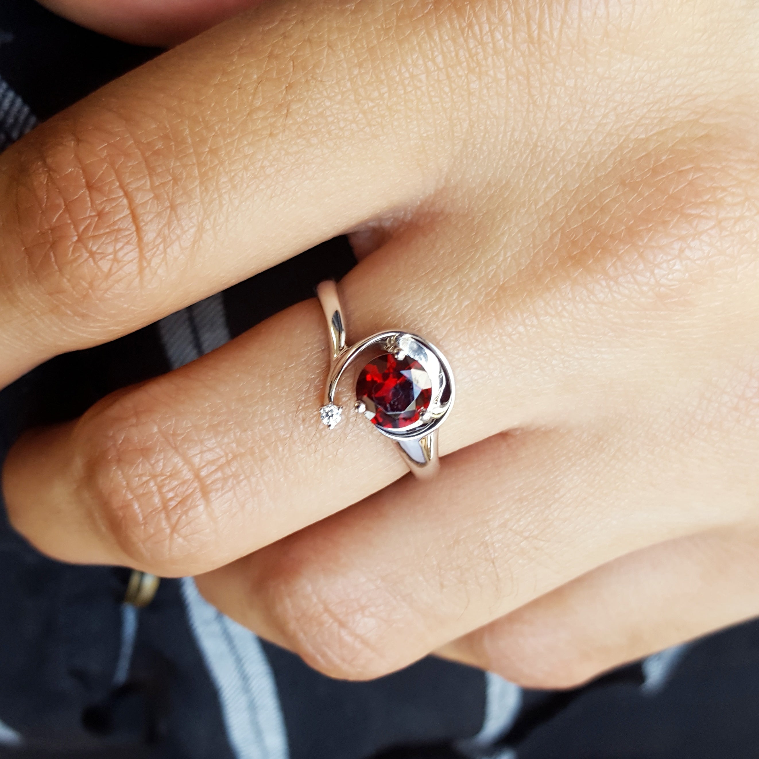 Shooting Star Garnet Ring – Sami Fine Jewelry