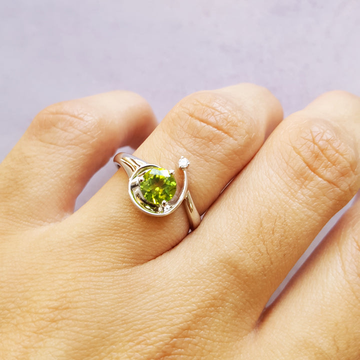 Shooting Star Peridot Ring