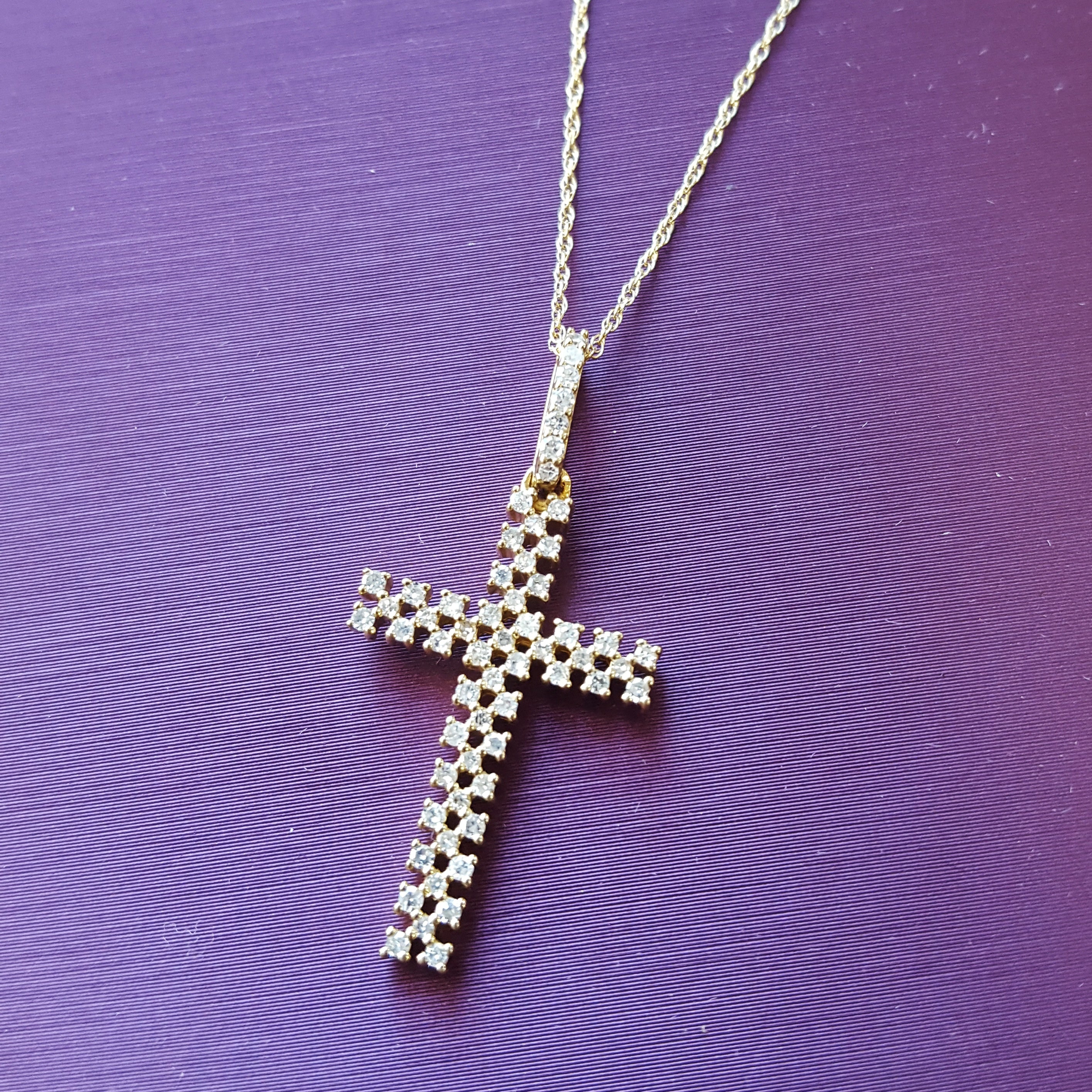 Diamond Grid Cross Pendant – Sami Fine Jewelry