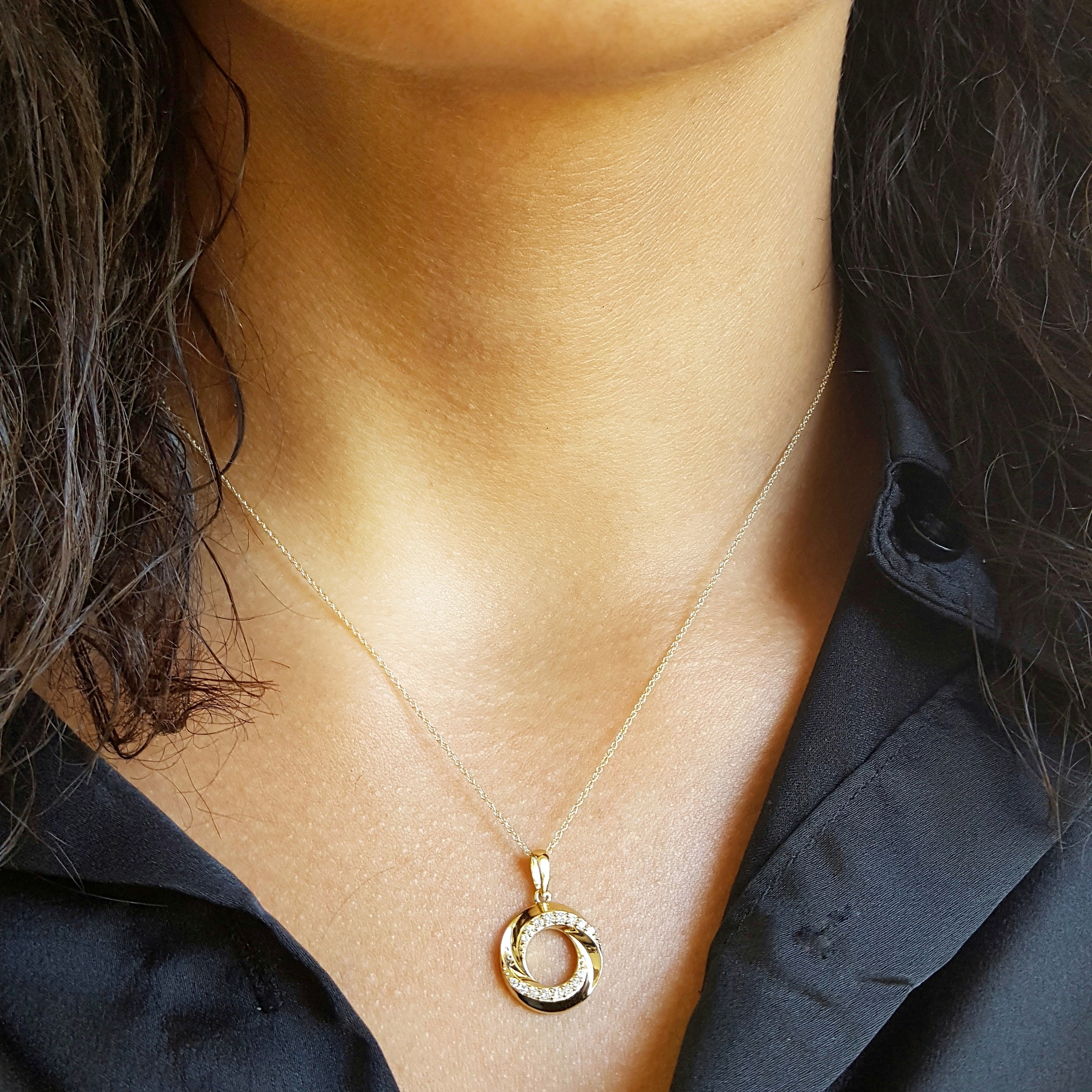 Diamond Dough Loop Pendant – Sami Fine Jewelry