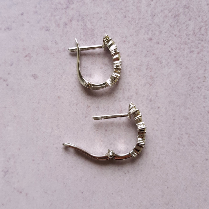 Zig-Zag Diamond Essential Hoops