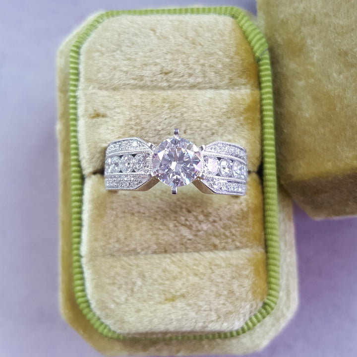 Dazzling Vintage Semi-Mount Ring