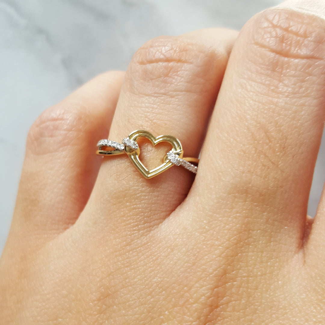 Linked Diamond Heart Ring