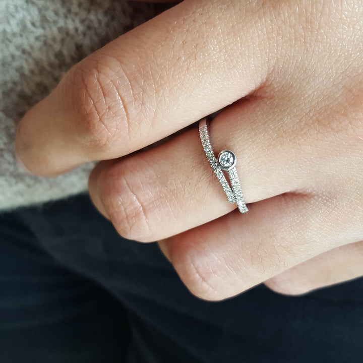 Geometric Bezeled Silver Diamond Band