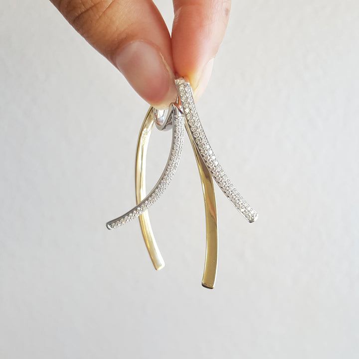 Two-Tone Ribbon Diamond Earrings