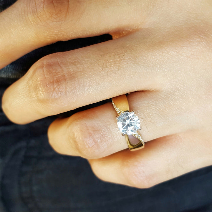 Refined Edge Semi-Mount Engagement Ring