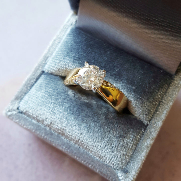 Refined Edge Semi-Mount Engagement Ring
