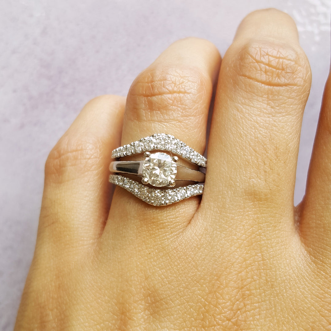 Gently Curved Diamond Ring Enhancer