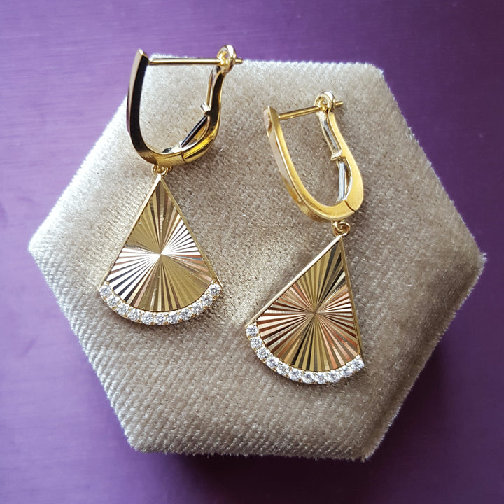 Pleat Design Fan Earrings