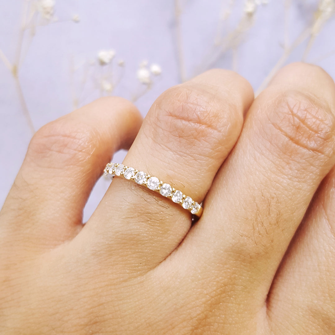 Yellow Gold Scalloped Set Diamond Band