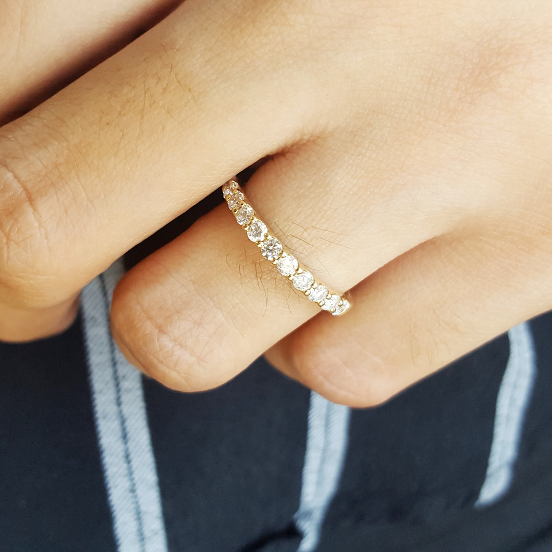 Yellow Gold Scalloped Set Diamond Band