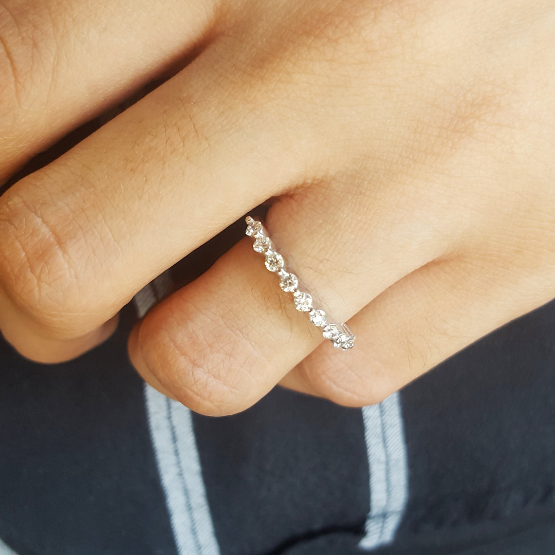 Estate Shared Prong Diamond Band