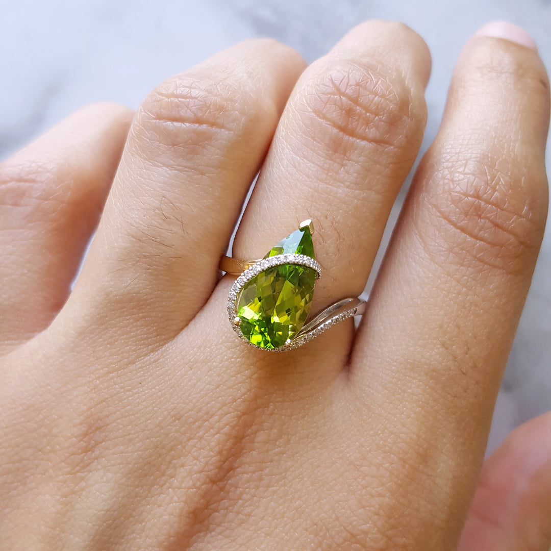 Arizona Peridot Overlapping Ring