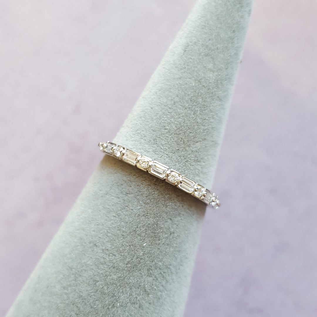 Alternating Diamond Shapes Stackable Band