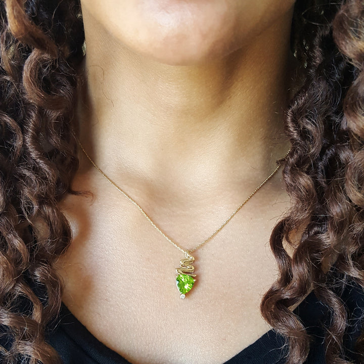 14k Yellow Arizona Peridot Zig Zag Pendant