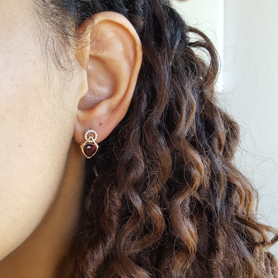 "Scarlet Echo" 14ky Arizona Garnet & Diamond Earrings