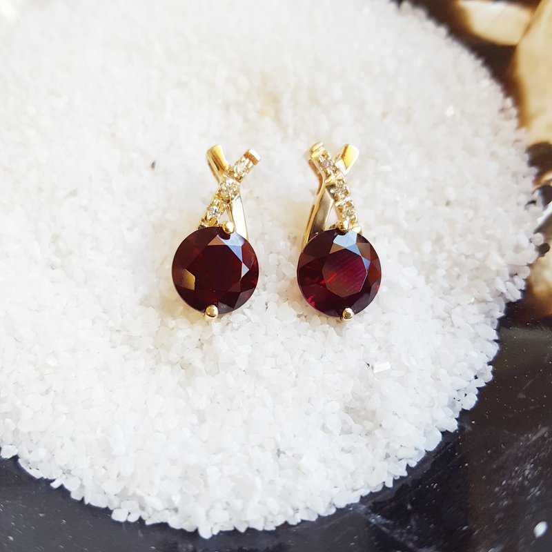 14K Yellow Gold Arizona Anthill Garnet and Diamond Criss Cross Stud Earrings