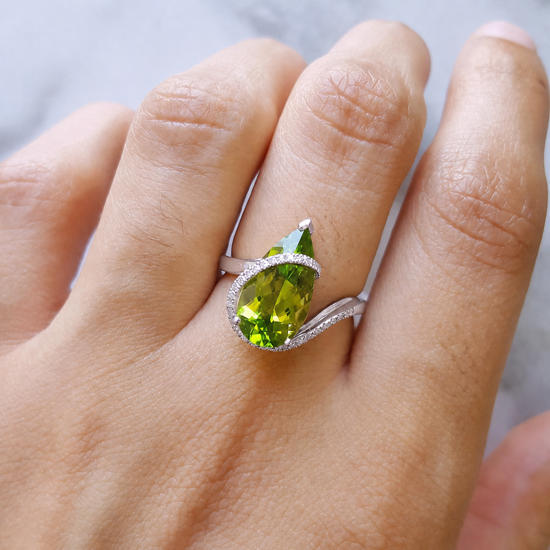Sterling Silver Arizona Peridot Overlapping Ring
