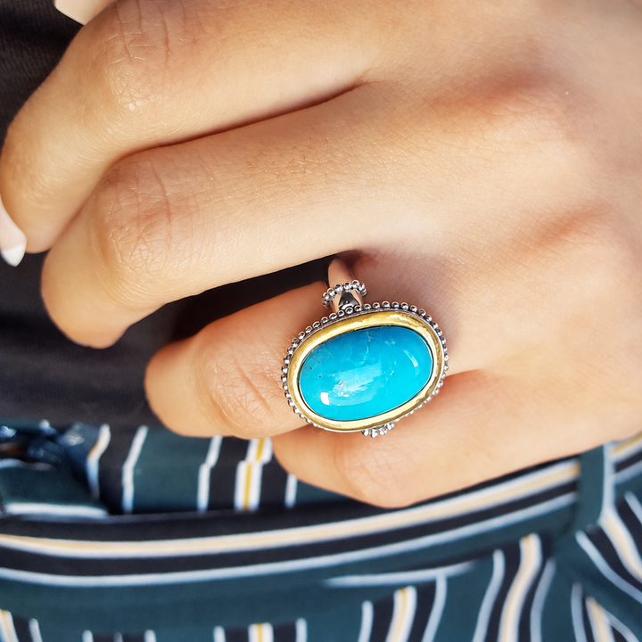 Luxury by Rene Hernandez Arizona Bisbee Turquoise Cabachon14K Southwestern Ring