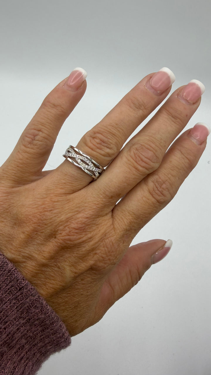 14k White Gold 1/4ct Diamond Fashion Band