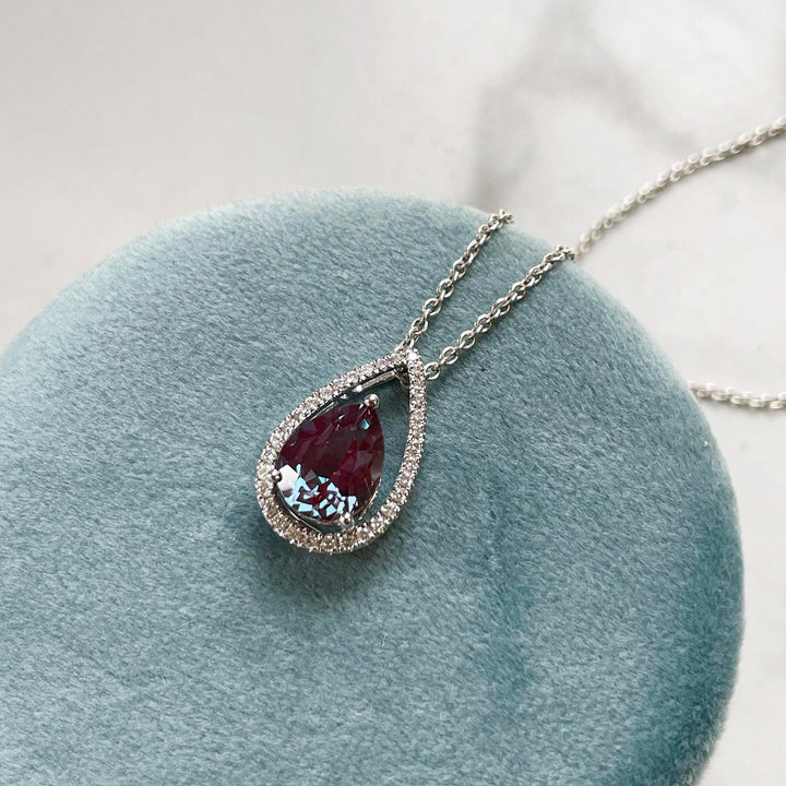 Elegant Vintage Synthetic Alexandrite Pendant