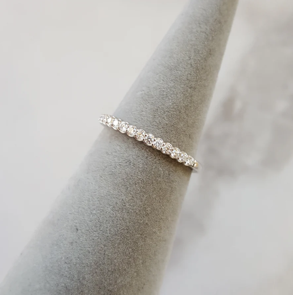 14K White Gold 1/4 Carat Classic Diamond Wedding Band
