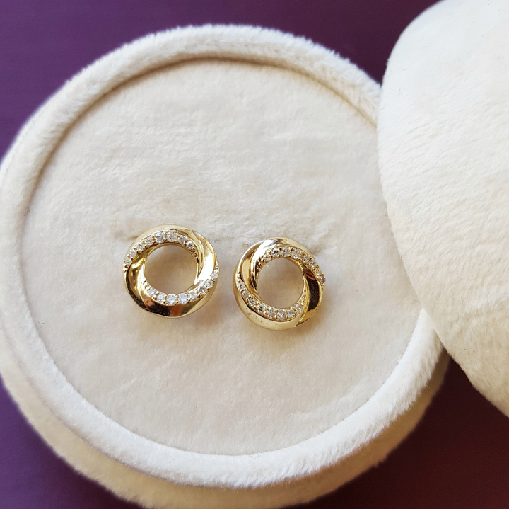 14K Yellow GoldTwisted Circle Diamond Studs